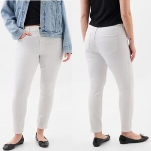 NWOT GAP Women White Denim High-Rise Universal Legging Jeans – Size 14 / 32R